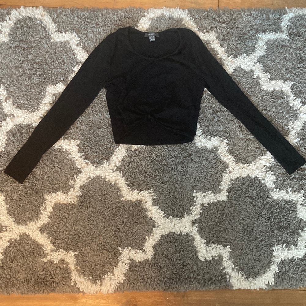 Black, Knotted, Sleeve Crop Top